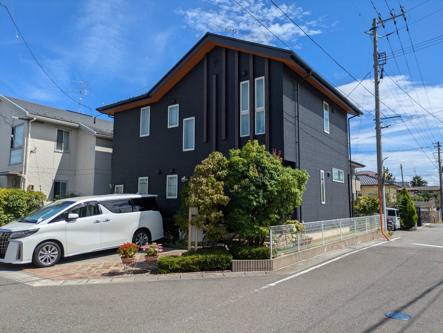 E様邸　外壁・屋根塗装（無機）